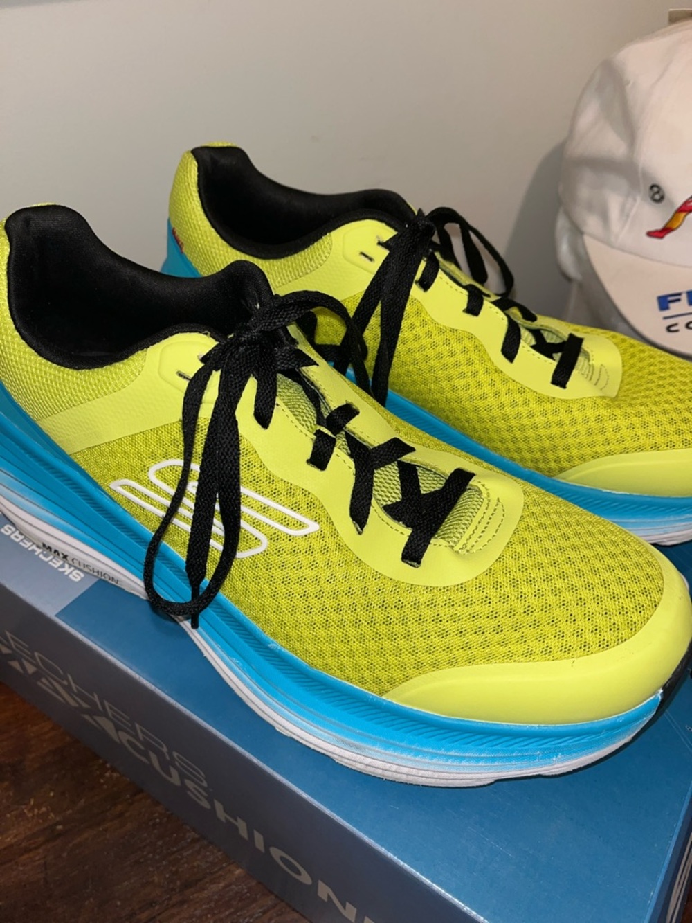 Lime Green Sketchers Max Cushion Endeavour tennis shoes walking mens 10.5 10 1/2 - Picture 3 of 7